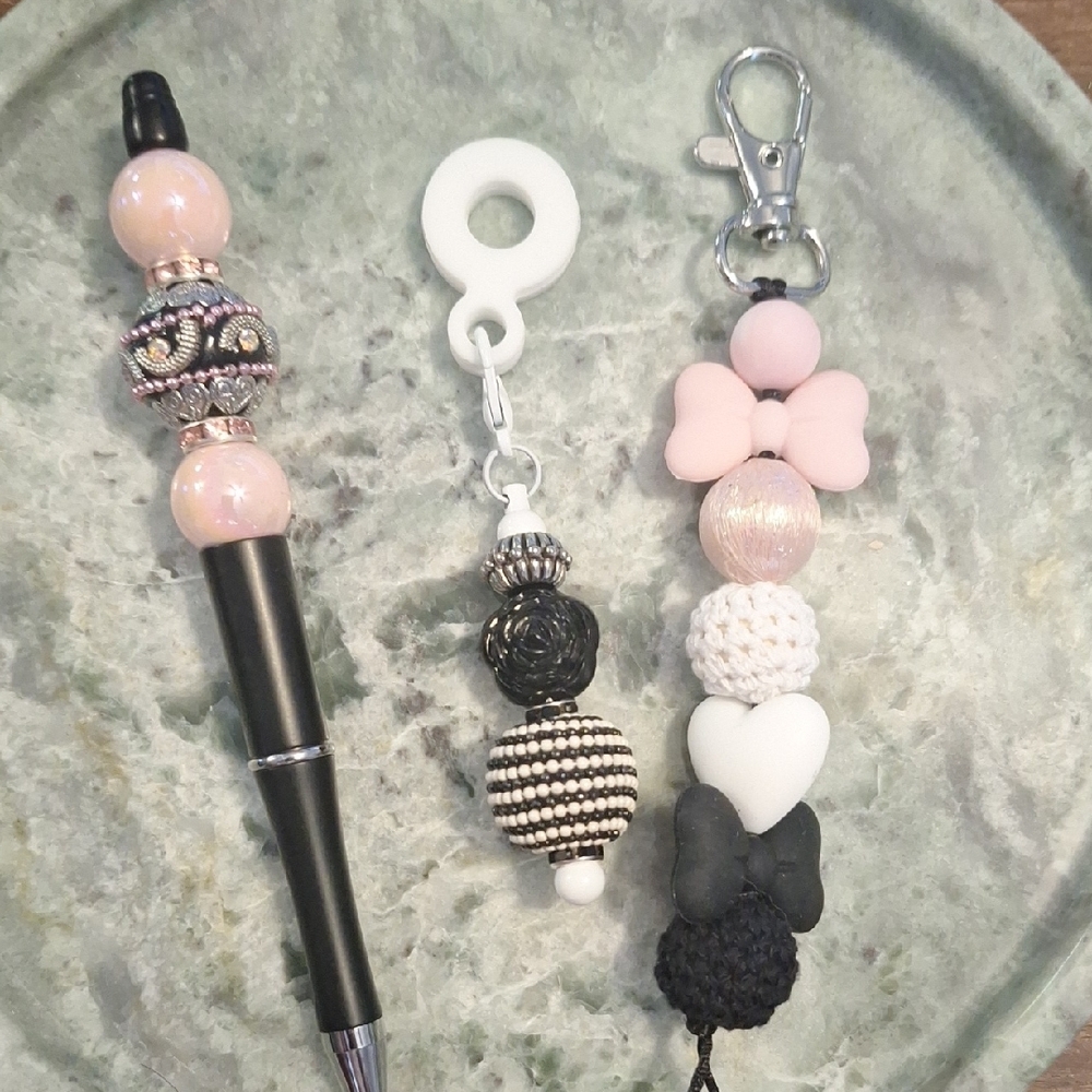 Chic Beaded Gift Set - Pink, Black, White